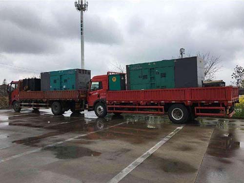 册亨涂抹密封胶后，需要等待多长时间才能安装水冷式机油散热器密封件？